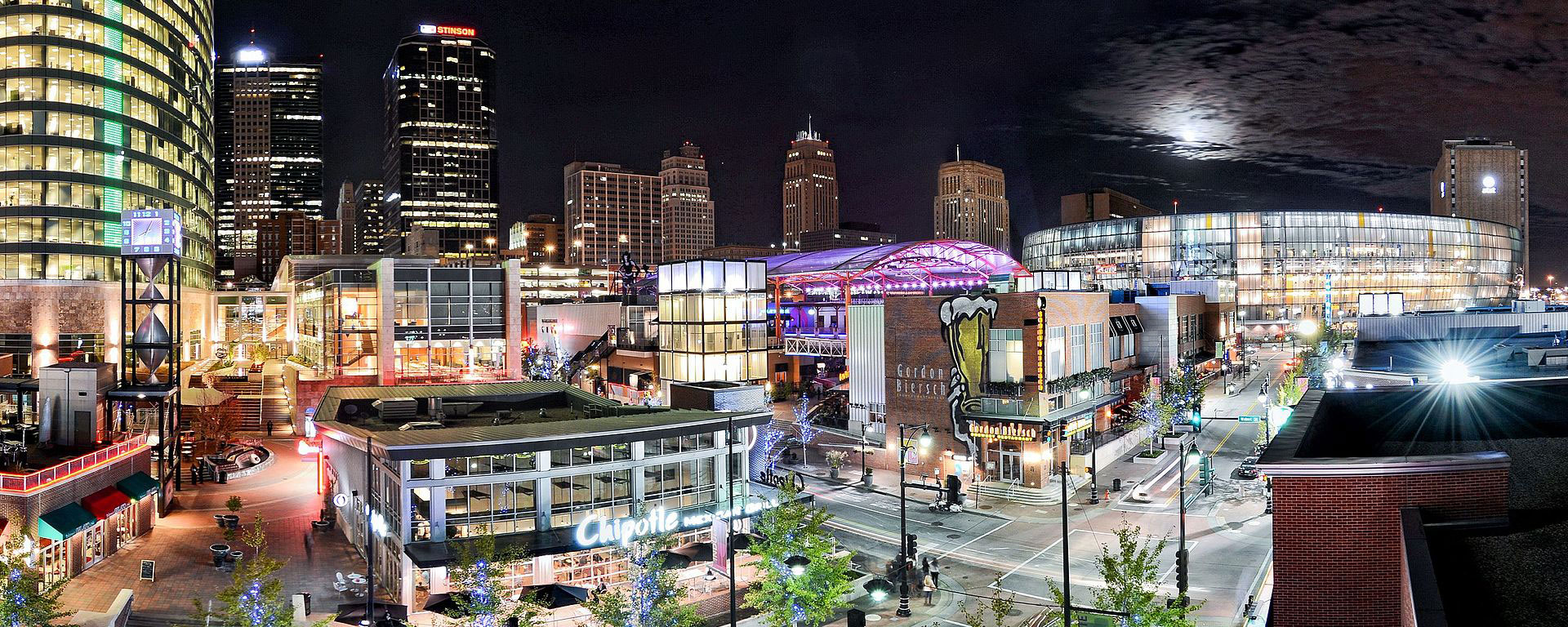 Power and Light District at night