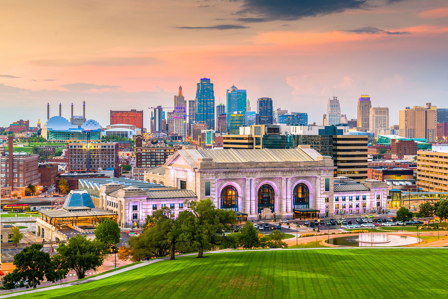 downtown Kansas City skyline with Union Station at dusk